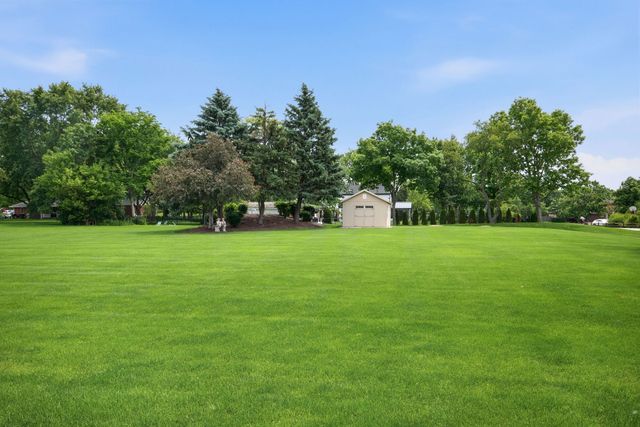 1223 Leinster Drive, Lemont, IL 60439