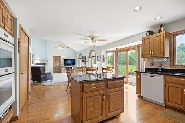 1223 Leinster Drive, Lemont, IL 60439