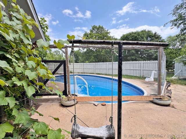 110 Brewer Avenue, Tahlequah, OK 74464
