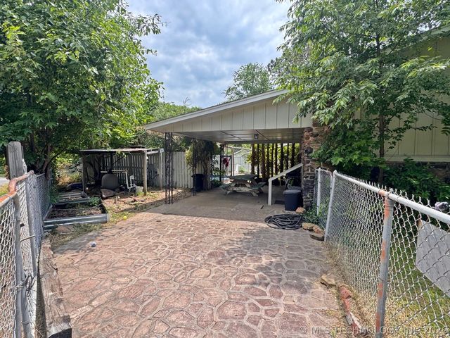 110 Brewer Avenue, Tahlequah, OK 74464