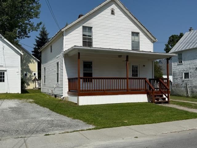 28 Hamilton Place, Richford, VT 05457