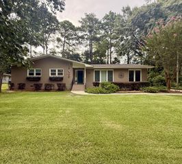 512 Rosemont Dr, Dothan, AL 36303