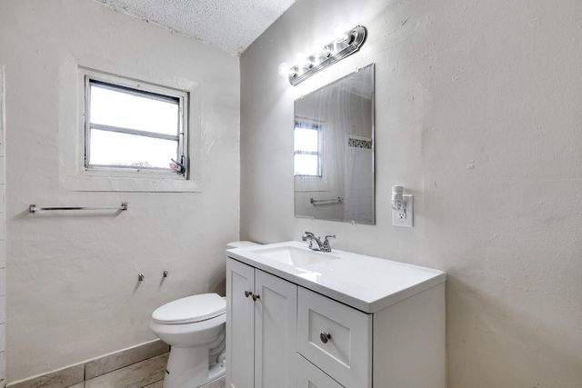 1745 NW 29th Lane, Fort Lauderdale, FL 33311