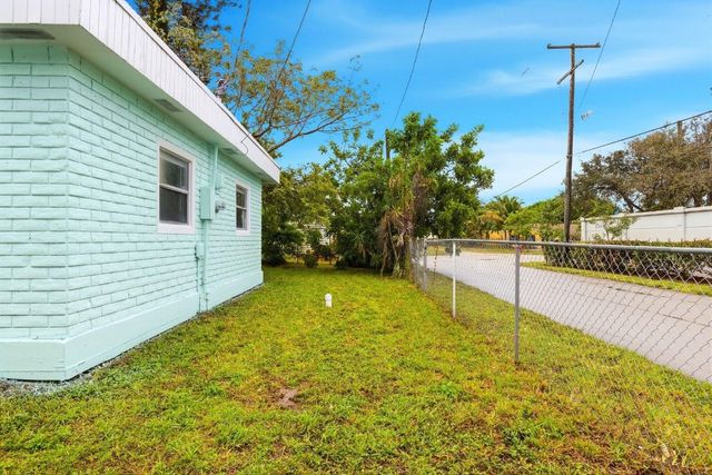 1745 NW 29th Lane, Fort Lauderdale, FL 33311