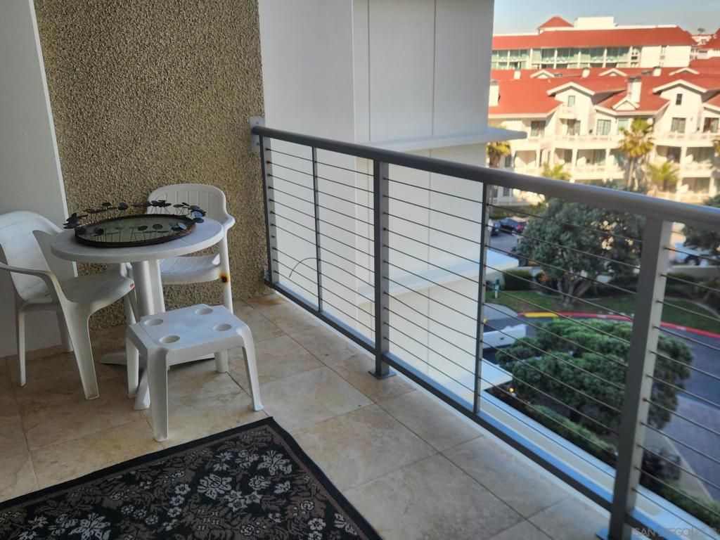 Image 3 of property listing at 1720 Avenida Del Mundo 509, Coronado, CA 92118