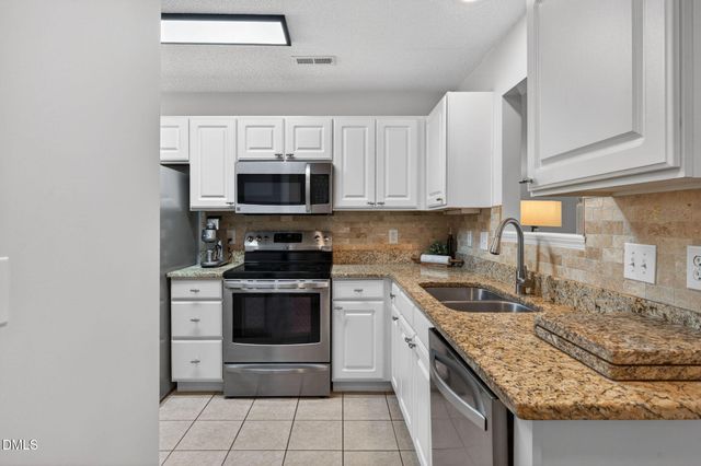 2400 Huntscroft Lane 202, Raleigh, NC 27617