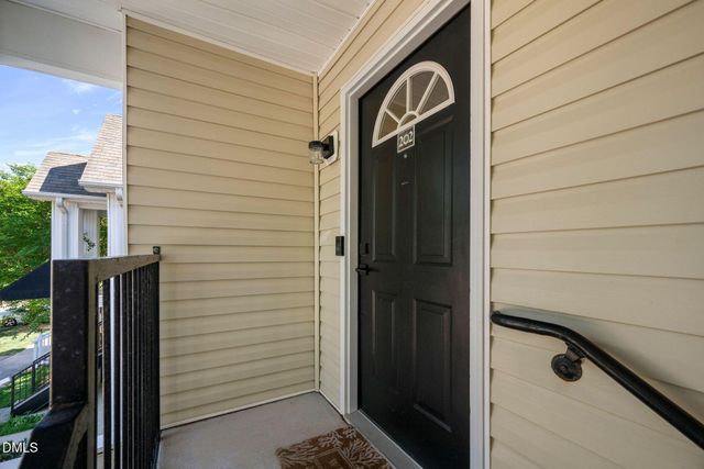 2400 Huntscroft Lane 202, Raleigh, NC 27617