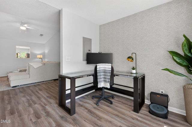 2400 Huntscroft Lane 202, Raleigh, NC 27617