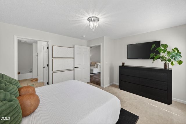 2400 Huntscroft Lane 202, Raleigh, NC 27617