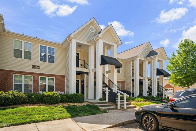 2400 Huntscroft Lane 202, Raleigh, NC 27617