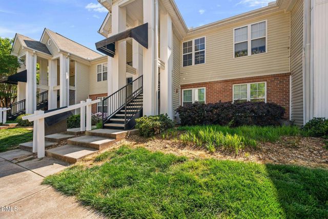 2400 Huntscroft Lane 202, Raleigh, NC 27617