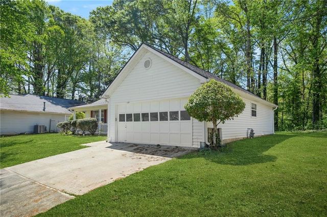 2139 Briar Glen SW Lane, Atlanta, GA 30331