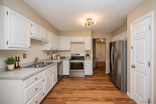 12861 Castleton Court, St Louis, MO 63141