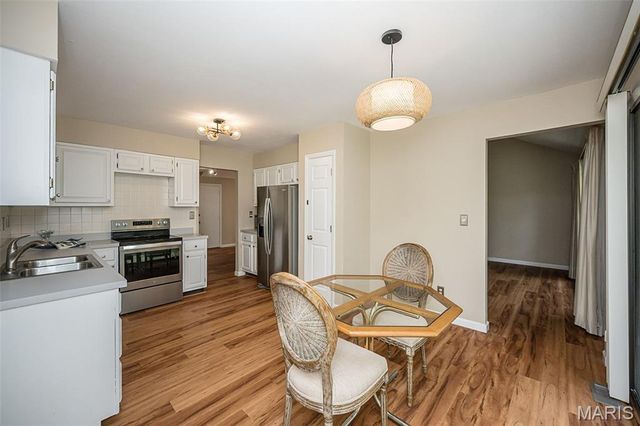 12861 Castleton Court, St Louis, MO 63141