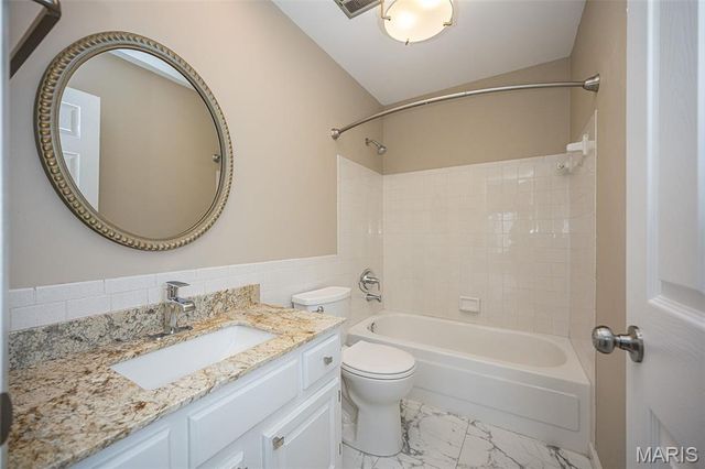12861 Castleton Court, St Louis, MO 63141