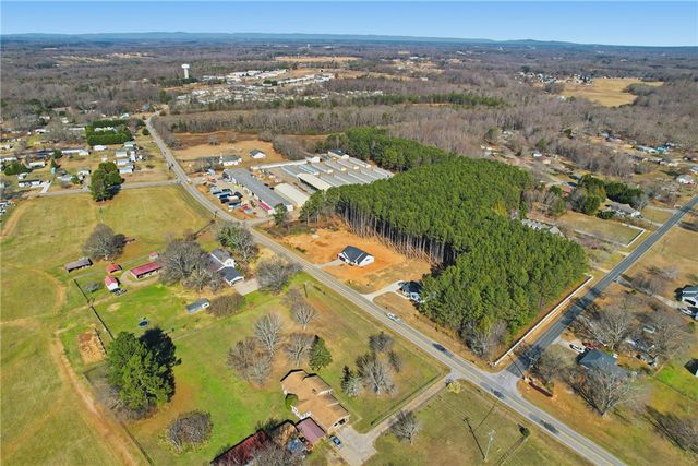 908 Beaverdam Road, Williamston, SC 29697