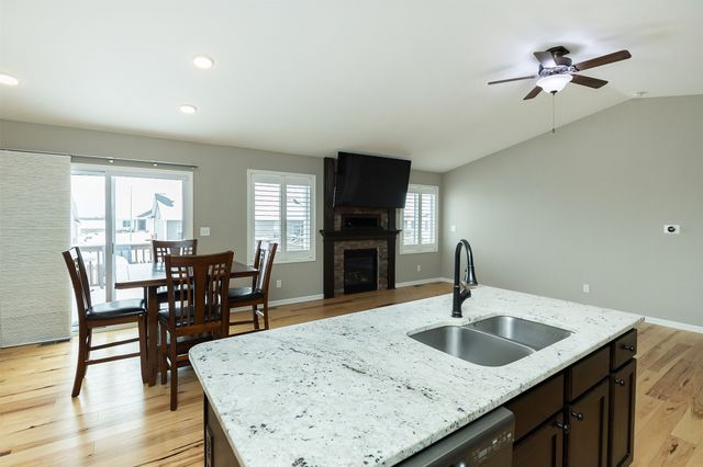 508 Meadow Brook Place, Huxley, IA 50124