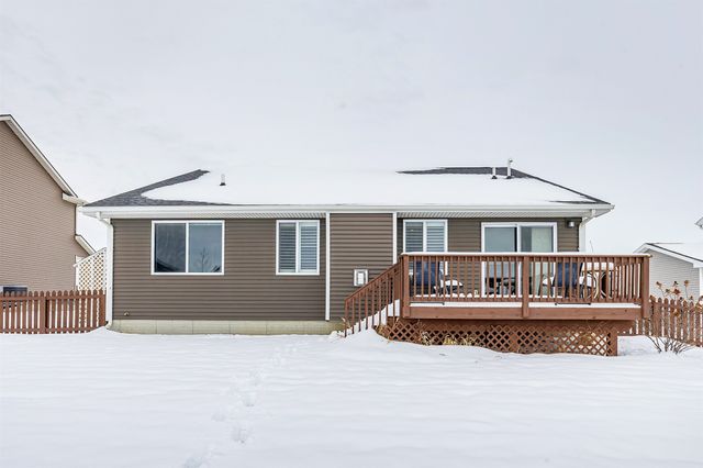 508 Meadow Brook Place, Huxley, IA 50124