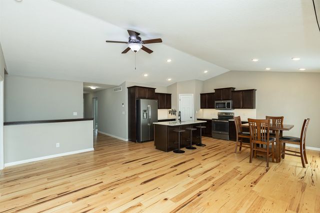 508 Meadow Brook Place, Huxley, IA 50124