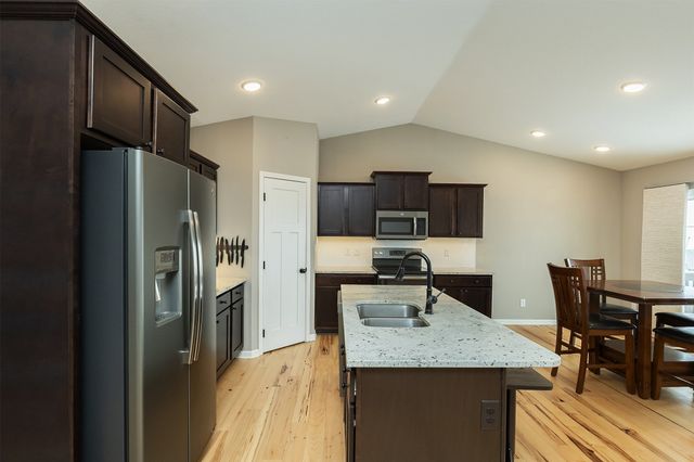 508 Meadow Brook Place, Huxley, IA 50124