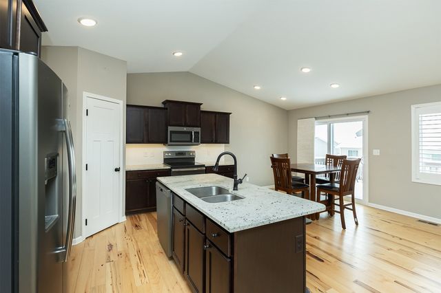 508 Meadow Brook Place, Huxley, IA 50124