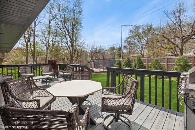 841 Hawthorne Drive, Naperville, IL 60540