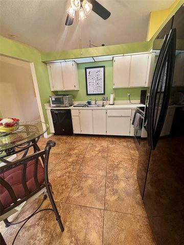 8066 Springside Ct E, Boca Raton, FL 33496
