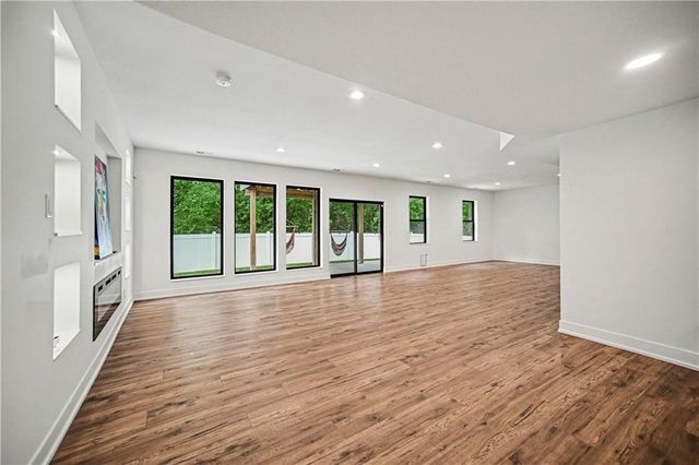 2009 Ridge Tree Drive, Pleasant Hill, MO 64080