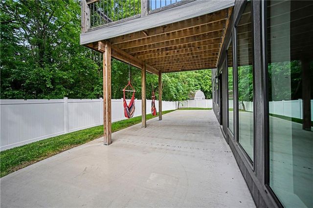 2009 Ridge Tree Drive, Pleasant Hill, MO 64080