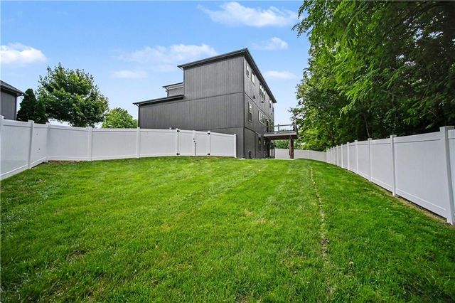 2009 Ridge Tree Drive, Pleasant Hill, MO 64080