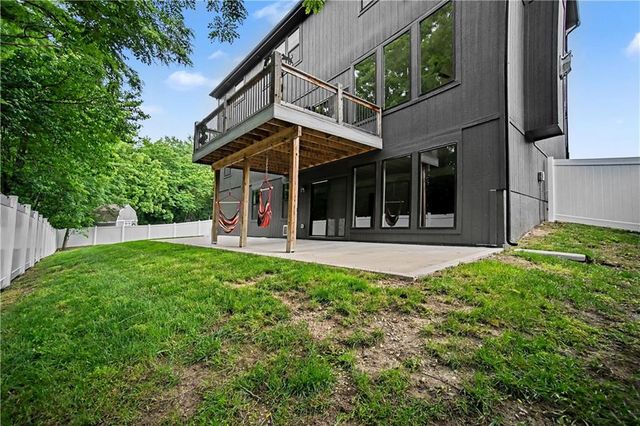 2009 Ridge Tree Drive, Pleasant Hill, MO 64080