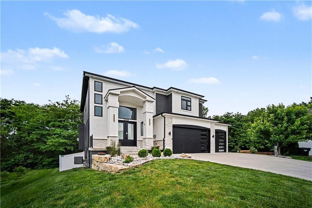 2009 Ridge Tree Drive, Pleasant Hill, MO 64080