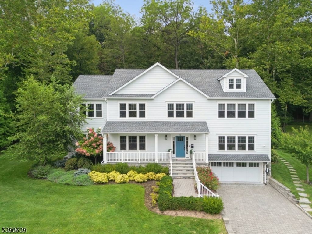 16 Cliffside Dr, Livingston Twp., NJ 07039