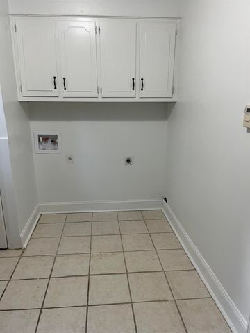 3457 E ROLLING WOODS DR, Memphis, TN 38128
