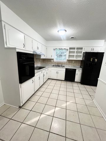 3457 E ROLLING WOODS DR, Memphis, TN 38128