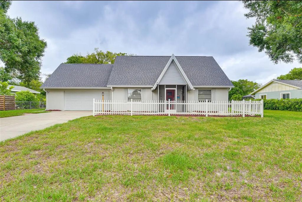 4831 GREENLEAF ROAD, Sarasota, FL 34233