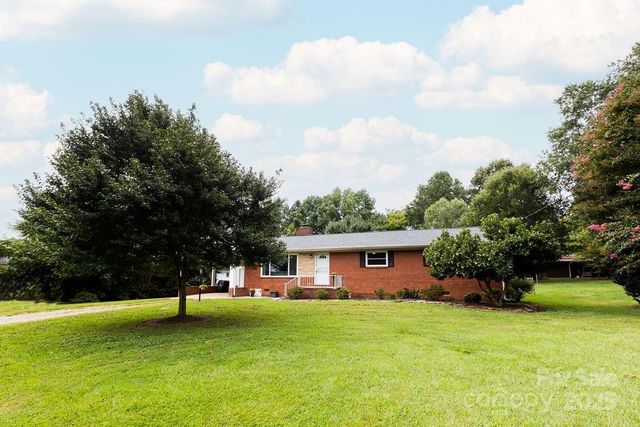 2274 Country Club Road, Lincolnton, NC 28092