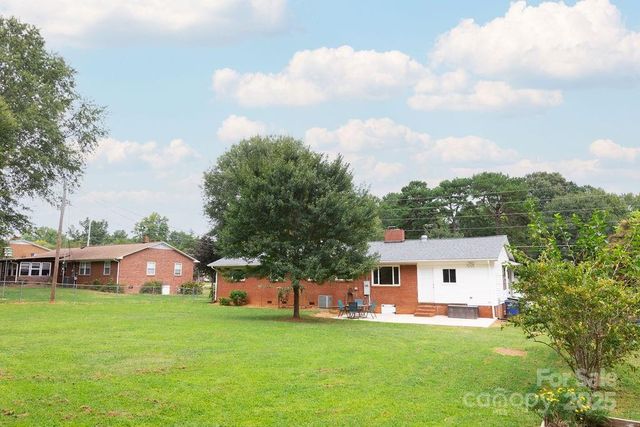 2274 Country Club Road, Lincolnton, NC 28092