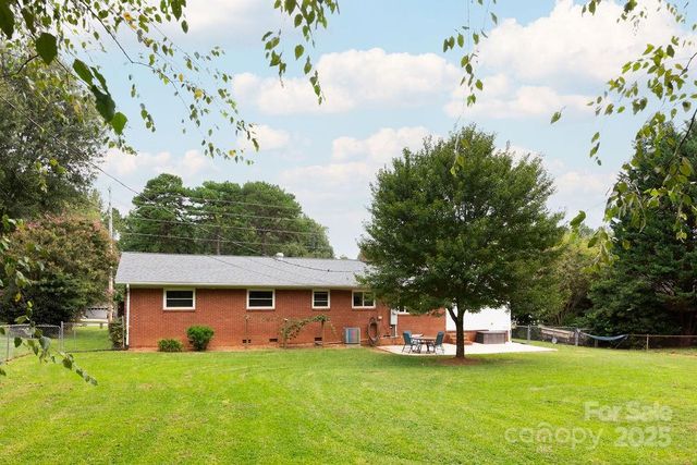 2274 Country Club Road, Lincolnton, NC 28092