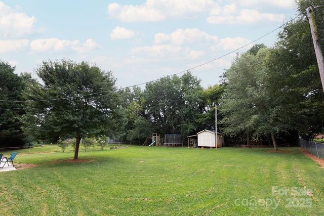 2274 Country Club Road, Lincolnton, NC 28092