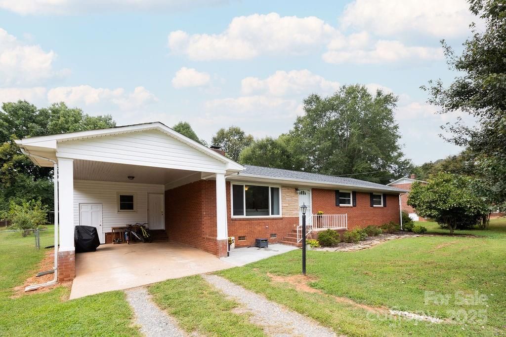 2274 Country Club Road, Lincolnton, NC 28092