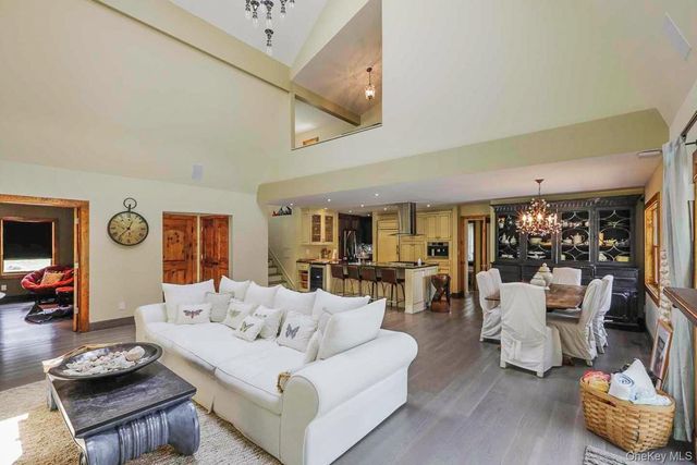 1366 Scuttle Hole Road, Water Mill, NY 11976