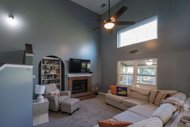 2113 Belmont Drive, Lexington, KY 40516