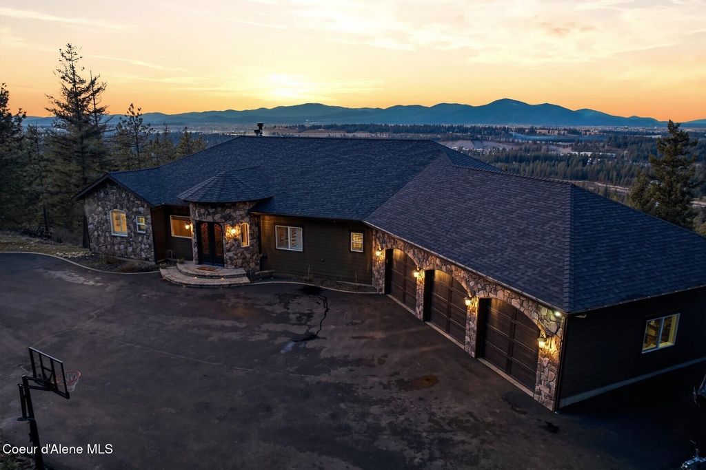 5969 W Highland Dr, Coeur d'Alene, ID 83814 photo 4