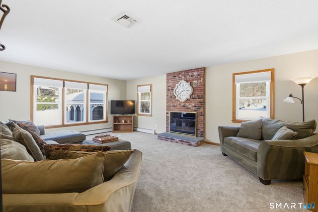 11 Settlers Way, Ellington, CT 06029