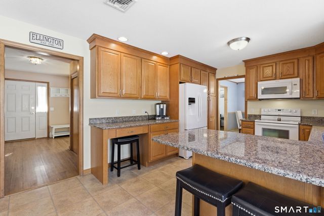 11 Settlers Way, Ellington, CT 06029