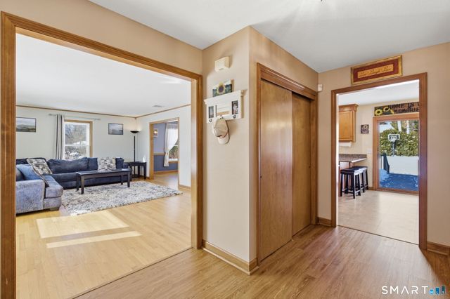 11 Settlers Way, Ellington, CT 06029