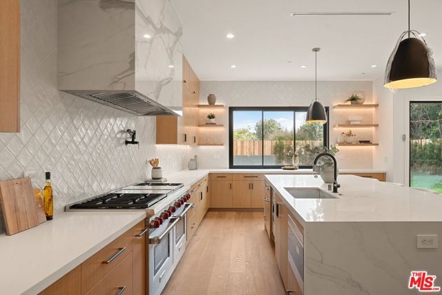 1742 Preuss Road, Los Angeles, CA 90035