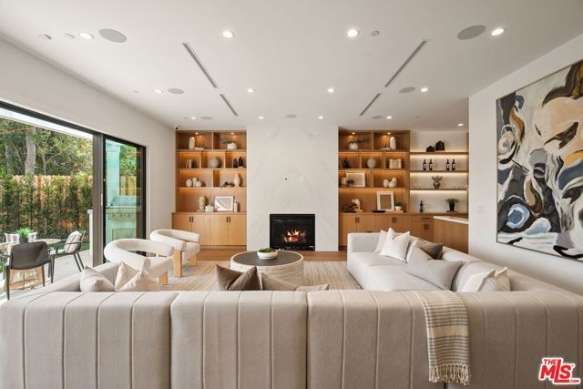 1742 Preuss Road, Los Angeles, CA 90035