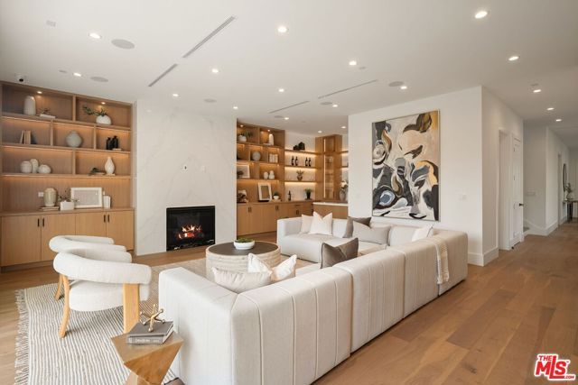 1742 Preuss Road, Los Angeles, CA 90035